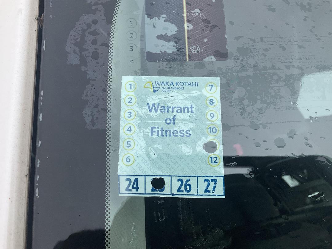 Photo '11' of Subaru Legacy