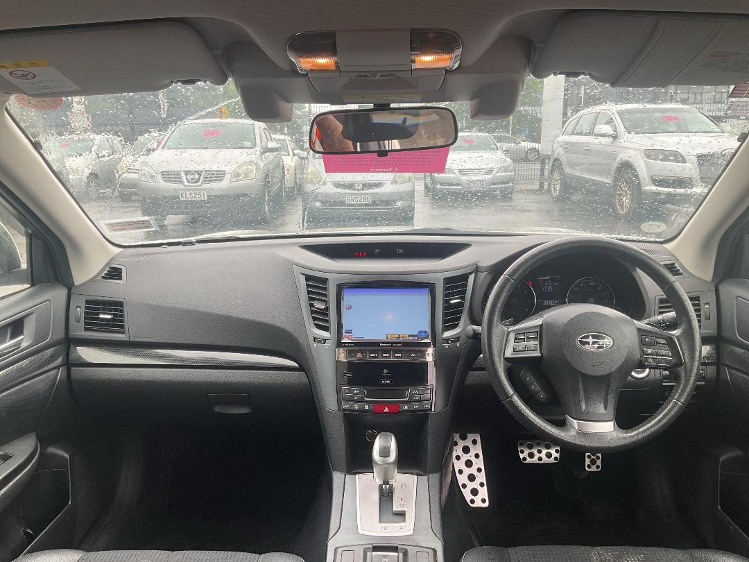 Photo '10' of Subaru Legacy