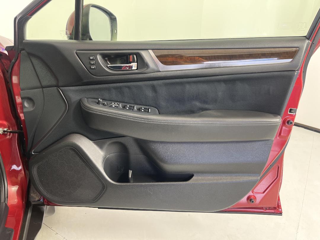 Photo '15' of Subaru Legacy