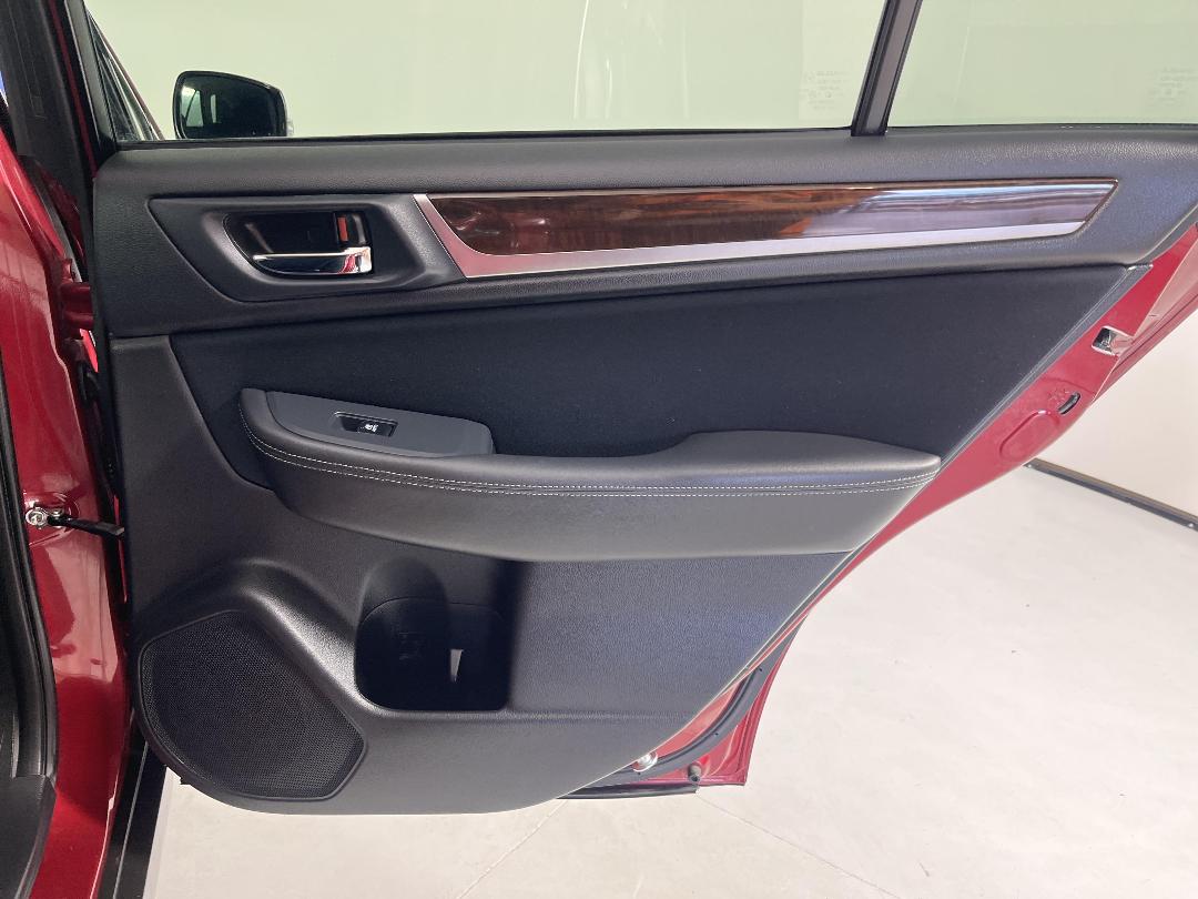 Photo '19' of Subaru Legacy