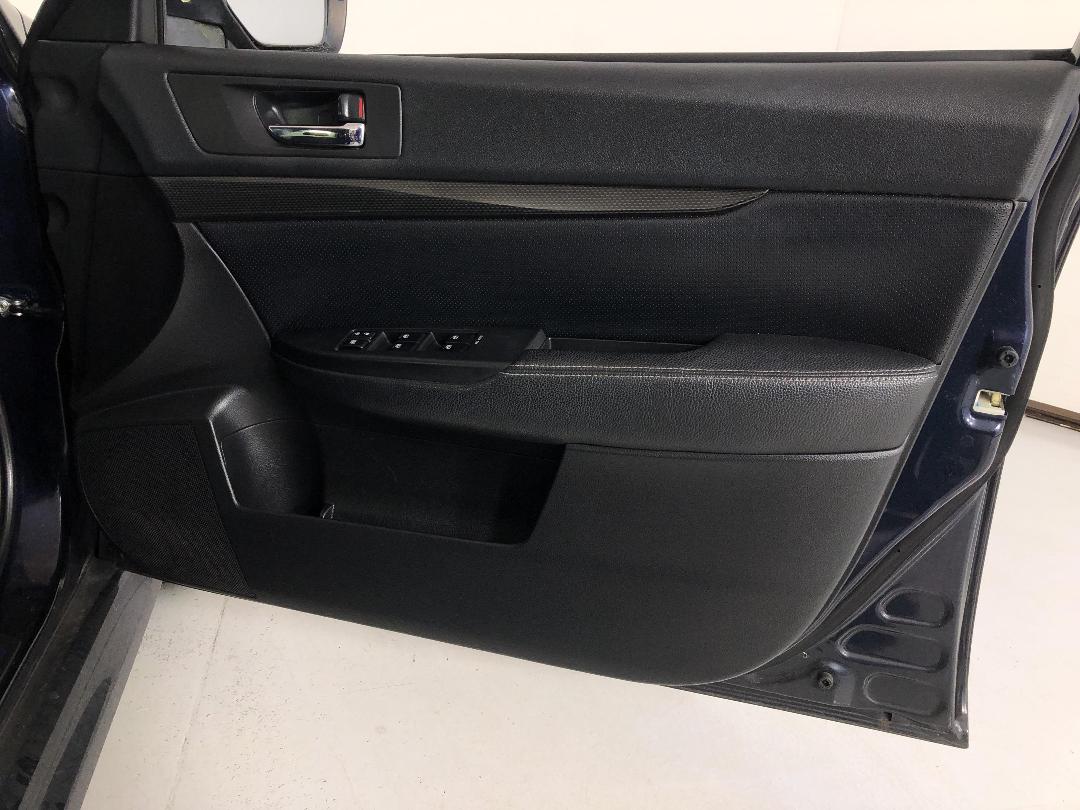 Photo '15' of Subaru Legacy