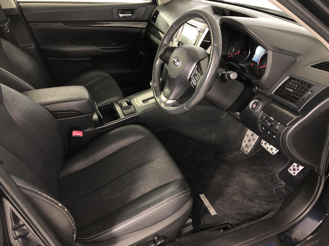 Photo '16' of Subaru Legacy