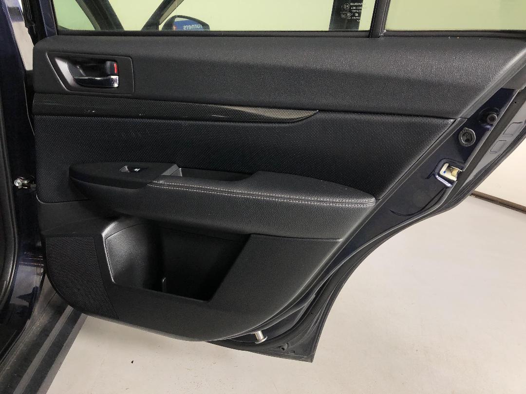 Photo '19' of Subaru Legacy