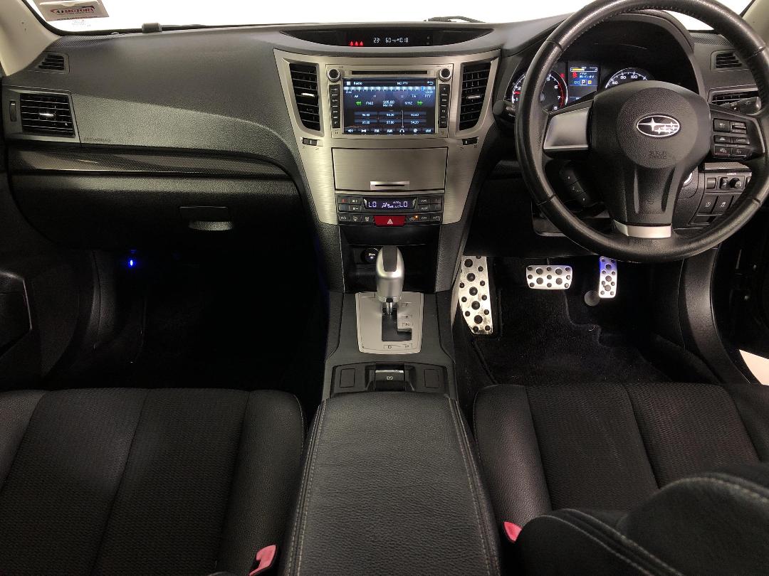 Photo '17' of Subaru Legacy