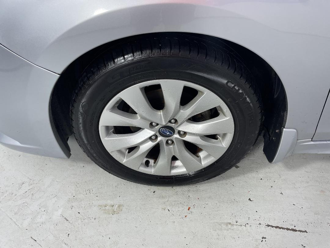 Photo '10' of Subaru Legacy