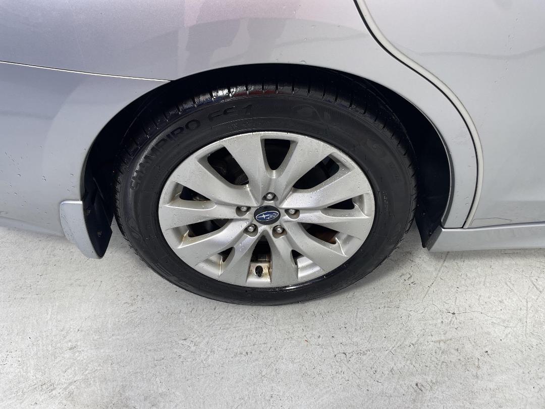 Photo '12' of Subaru Legacy