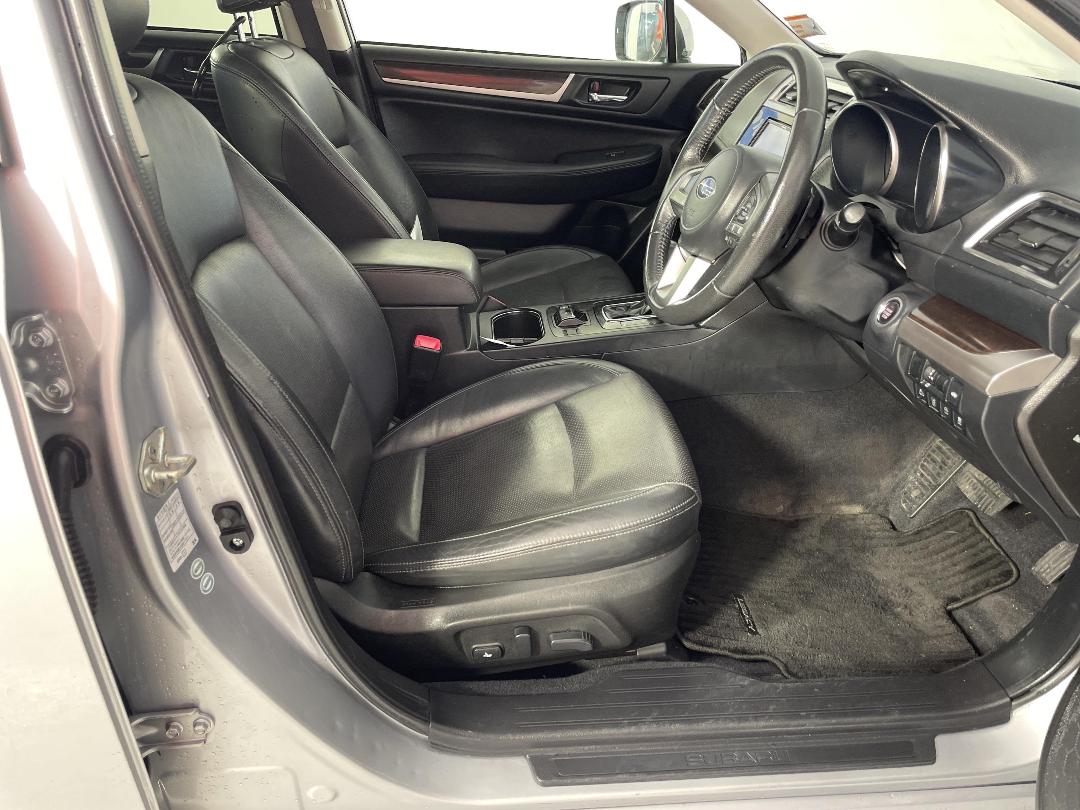 Photo '16' of Subaru Legacy