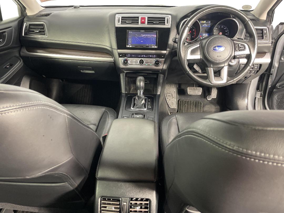 Photo '17' of Subaru Legacy