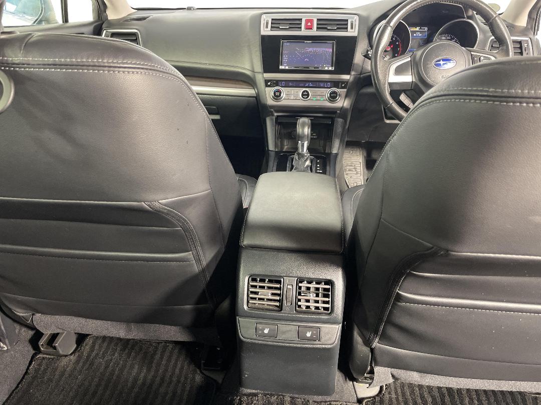 Photo '18' of Subaru Legacy