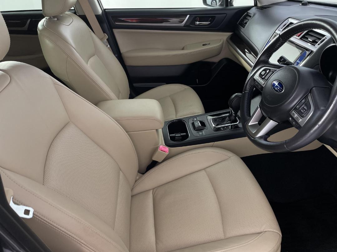 Photo '16' of Subaru Outback