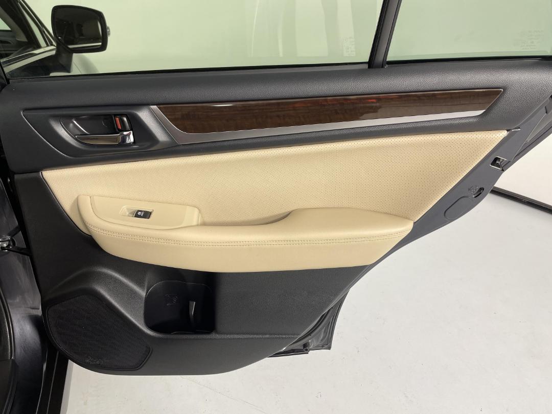 Photo '19' of Subaru Outback