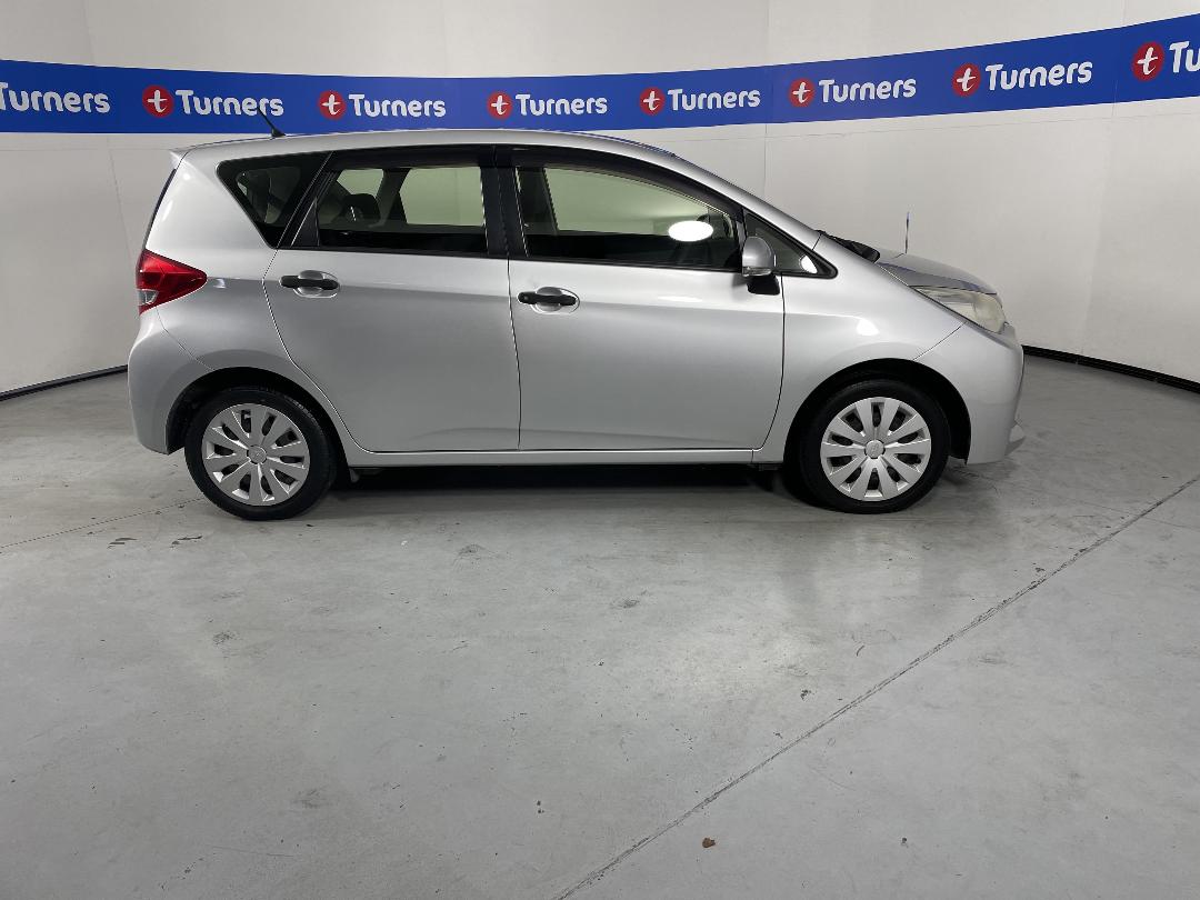 Photo '23' of Subaru Trezia