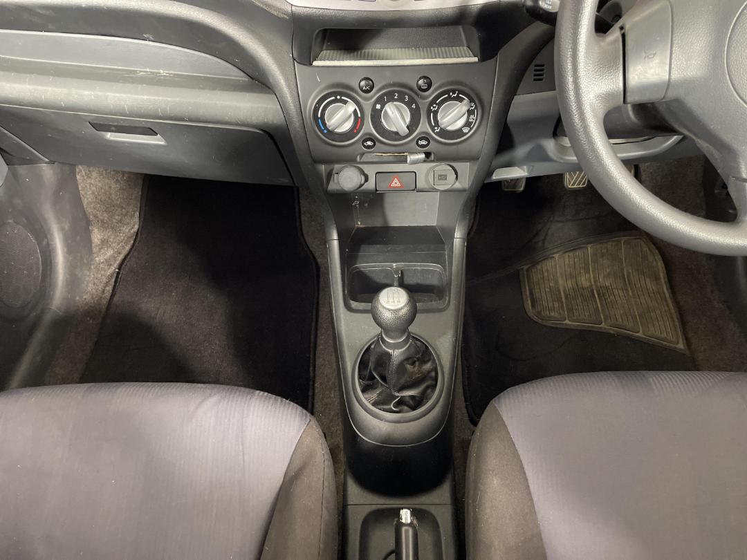 Photo '18' of Suzuki Alto Photo '18' of Suzuki Alto