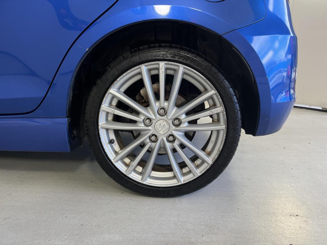 Photo '11' of Suzuki Swift