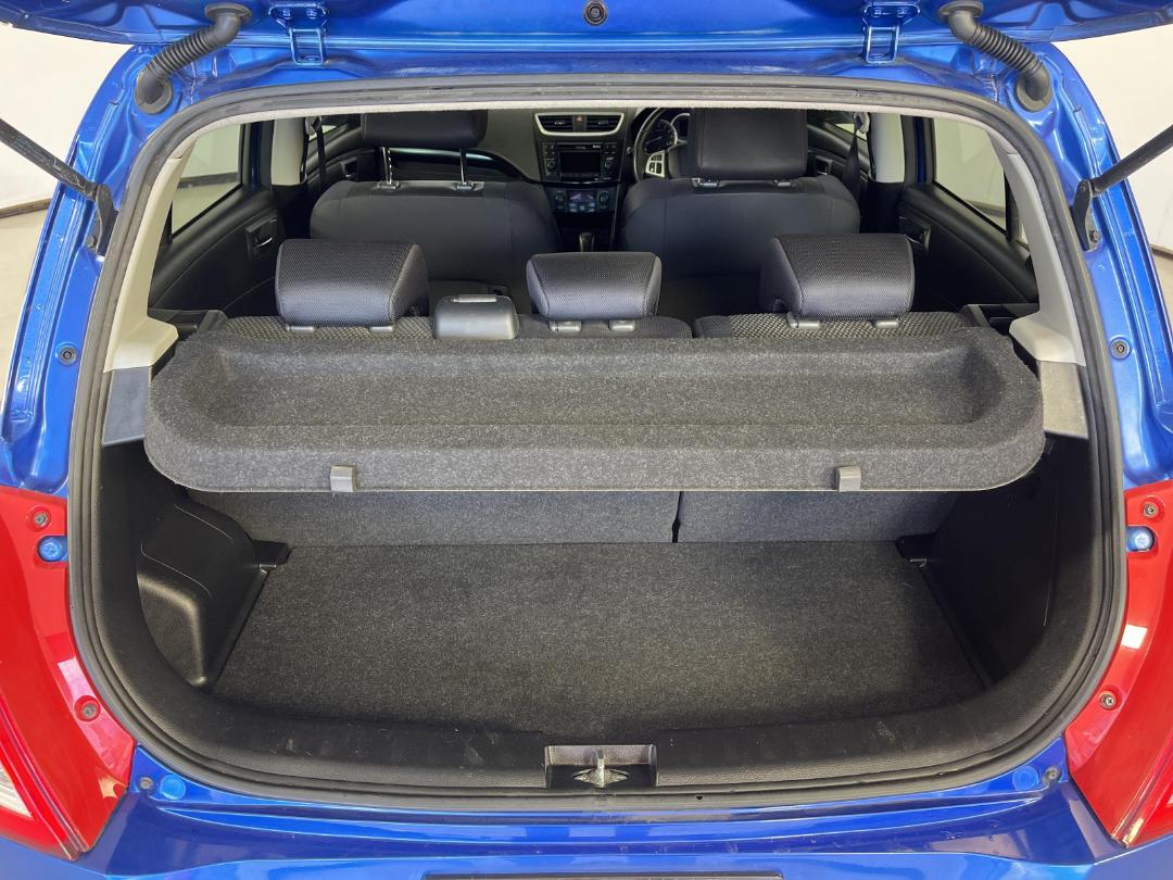 Photo '14' of Suzuki Swift