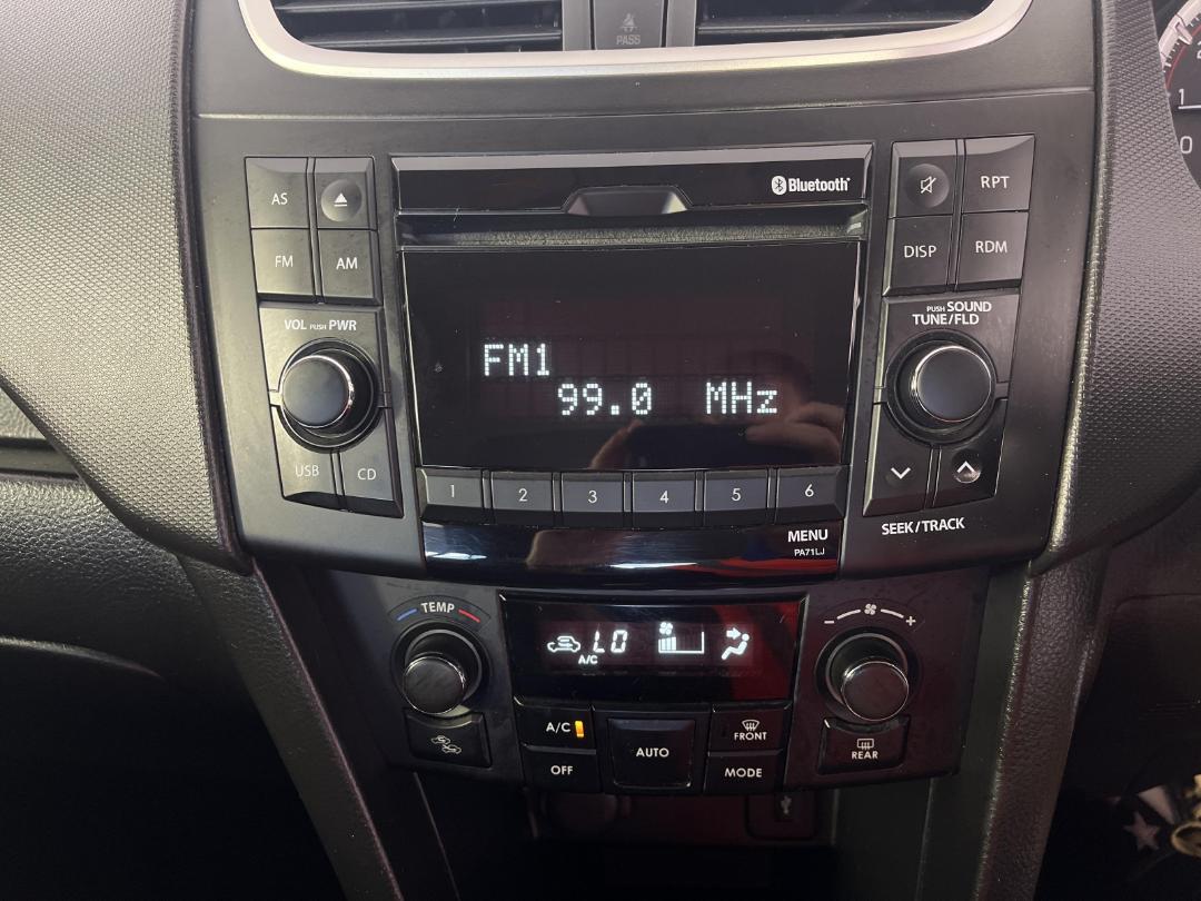 Photo '28' of Suzuki Swift