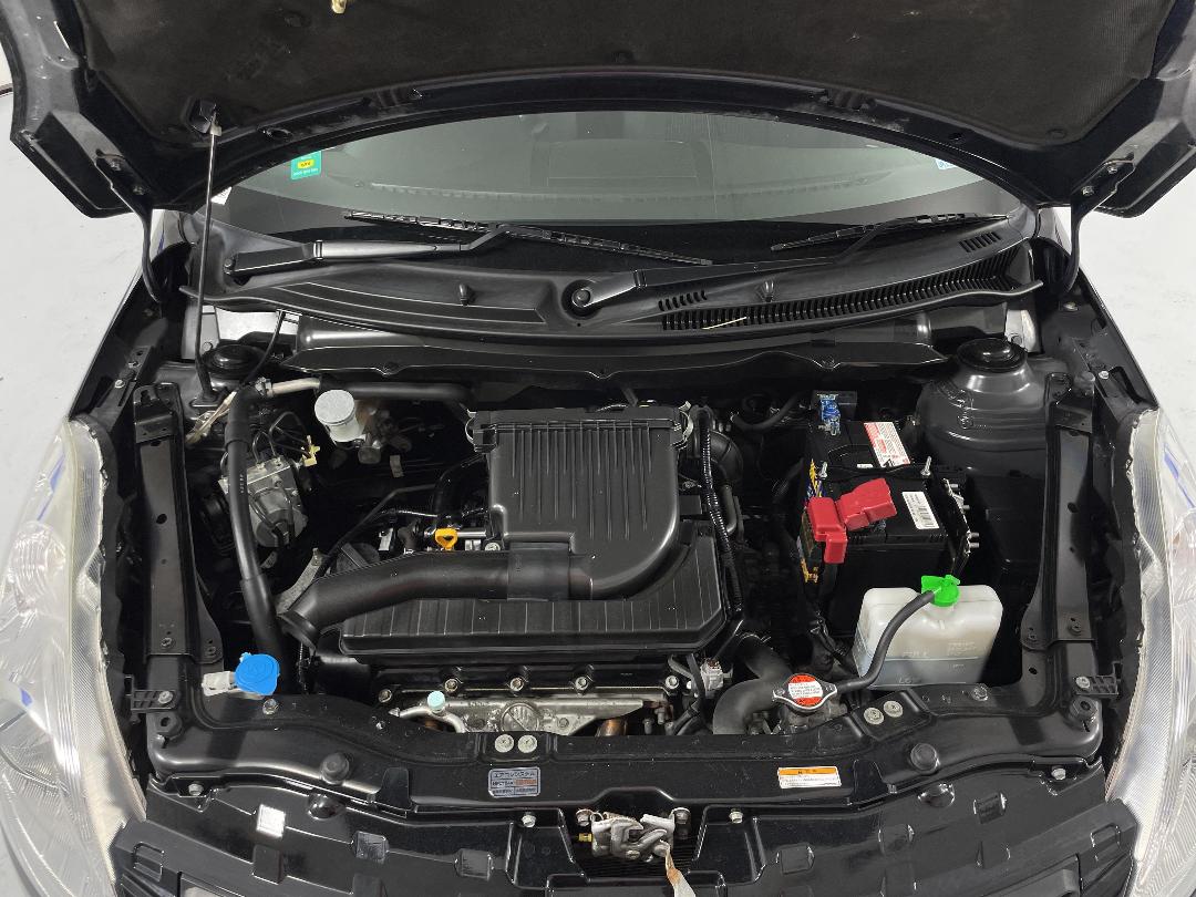 Photo '13' of Suzuki Swift