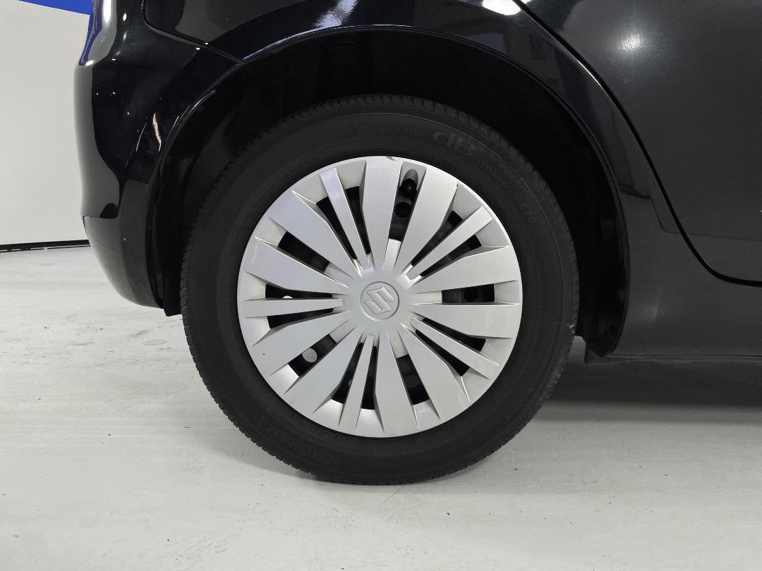 Photo '12' of Suzuki Swift