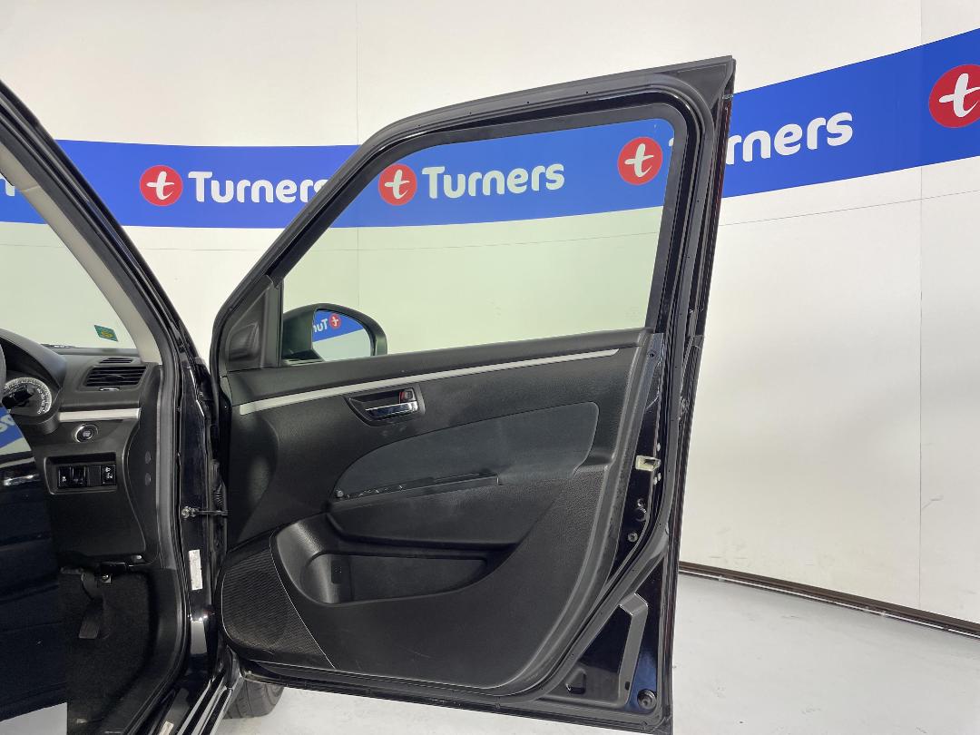 Photo '15' of Suzuki Swift