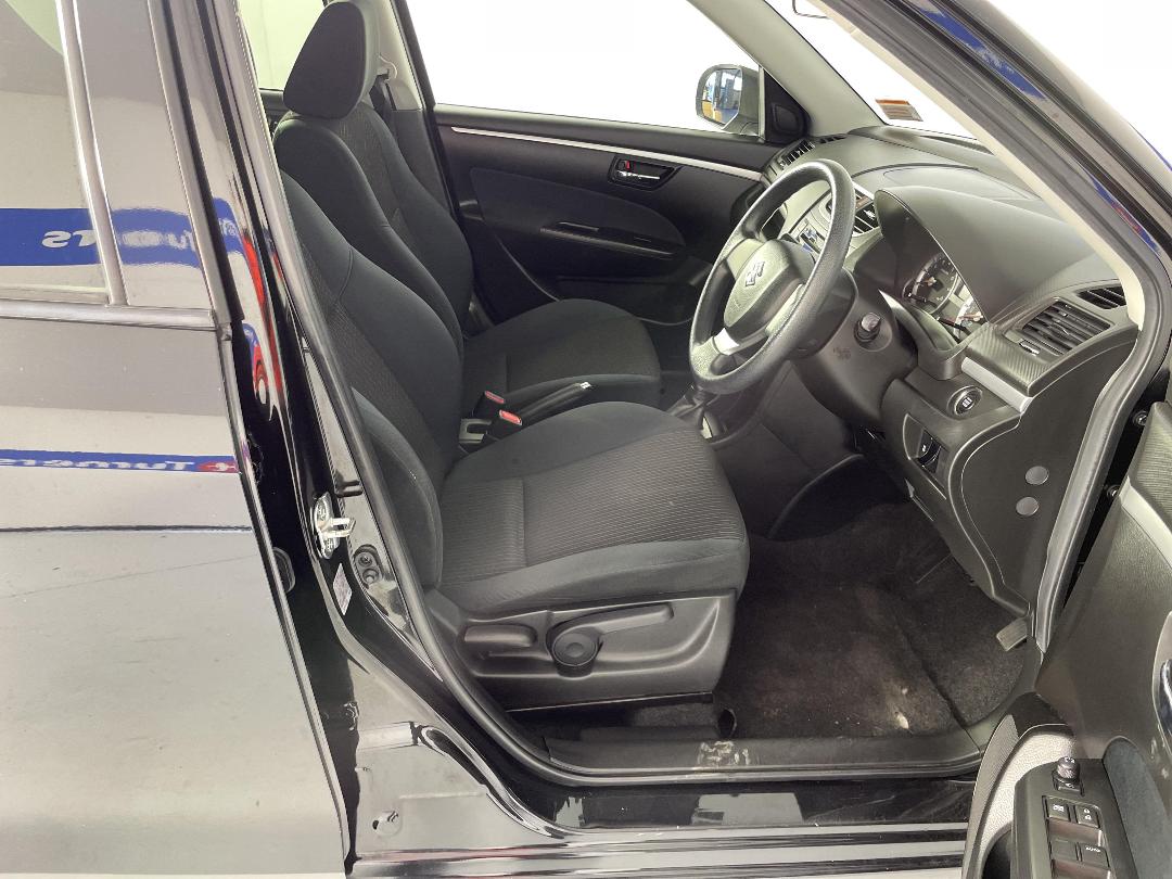 Photo '16' of Suzuki Swift