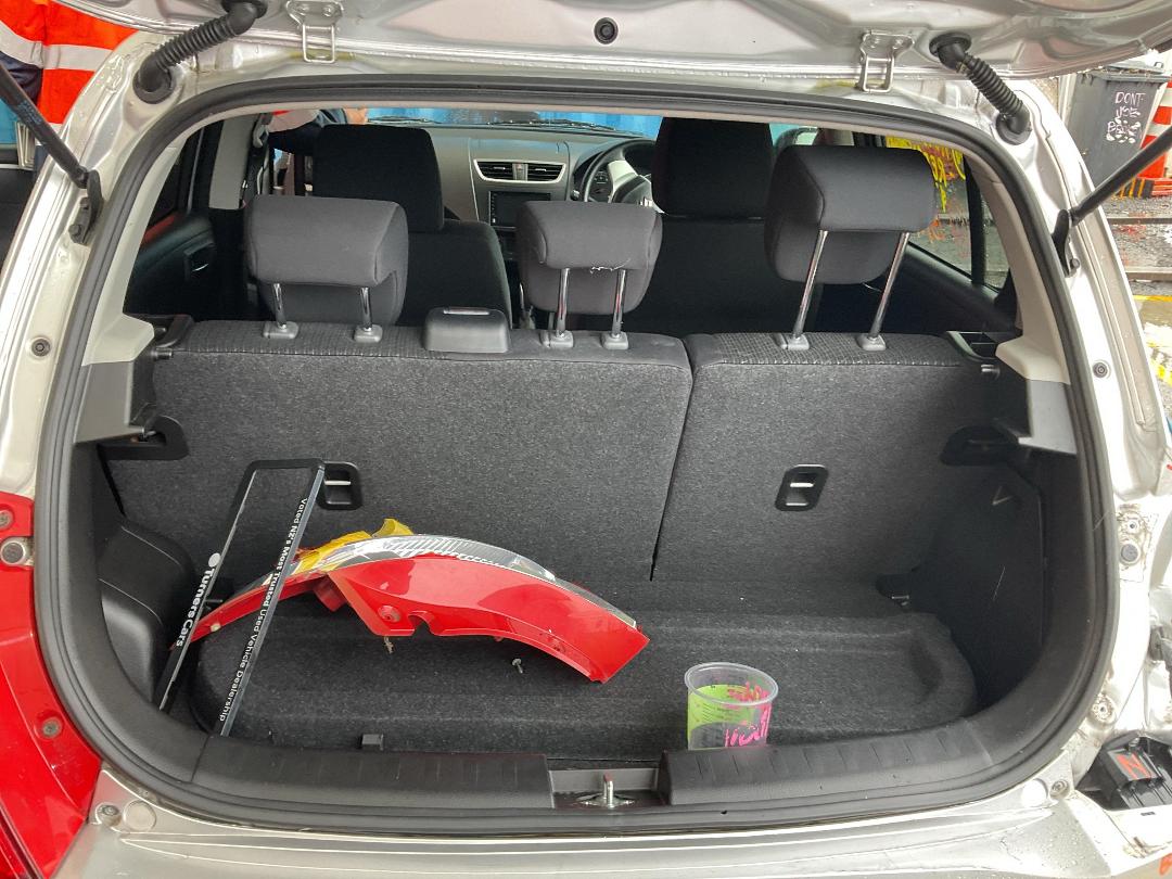 Photo '12' of Suzuki Swift Photo '12' of Suzuki Swift