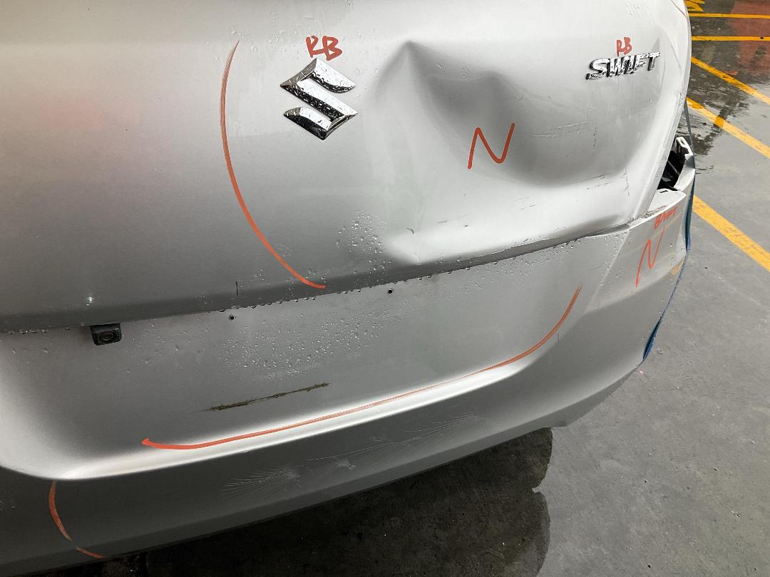 Photo '11' of Suzuki Swift Photo '11' of Suzuki Swift