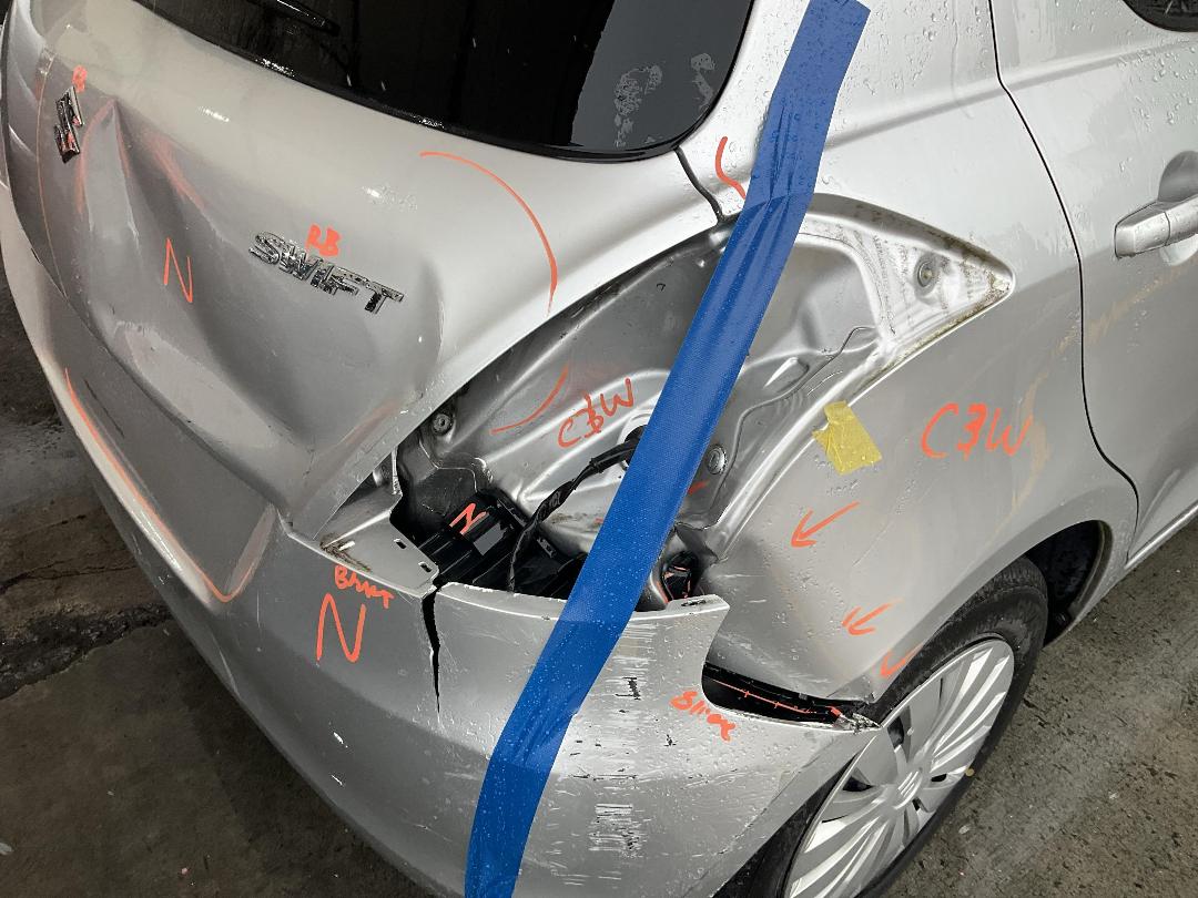 Photo '14' of Suzuki Swift Photo '14' of Suzuki Swift