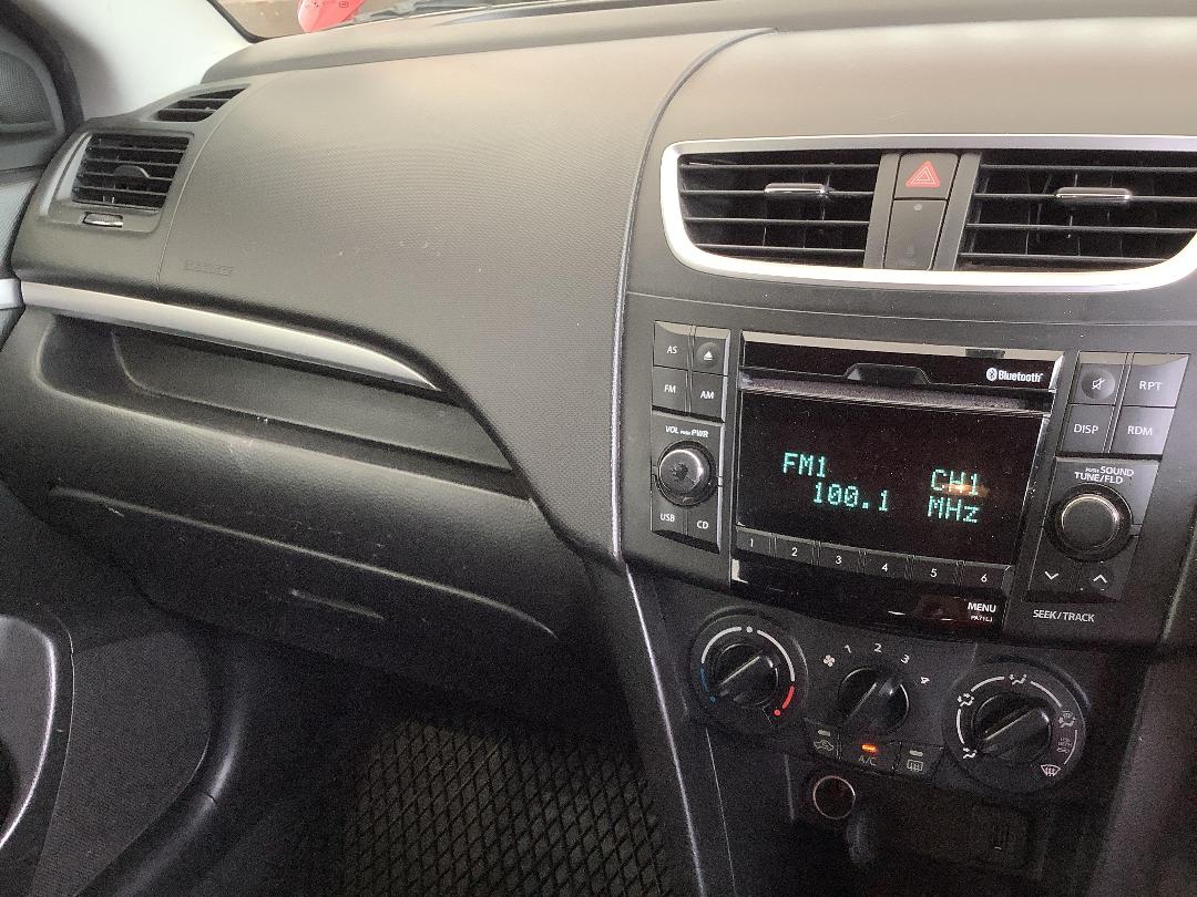 Photo '16' of Suzuki Swift Glxab