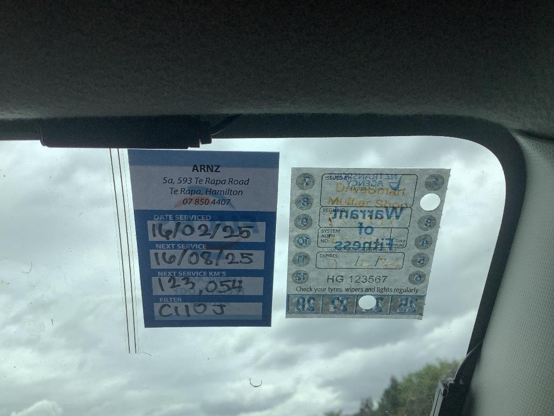 Photo '16' of Suzuki Swift