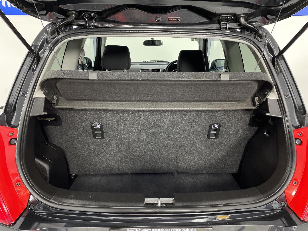 Photo '14' of Suzuki Swift