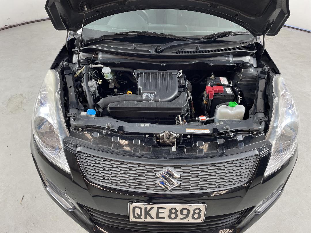 Photo '13' of Suzuki Swift