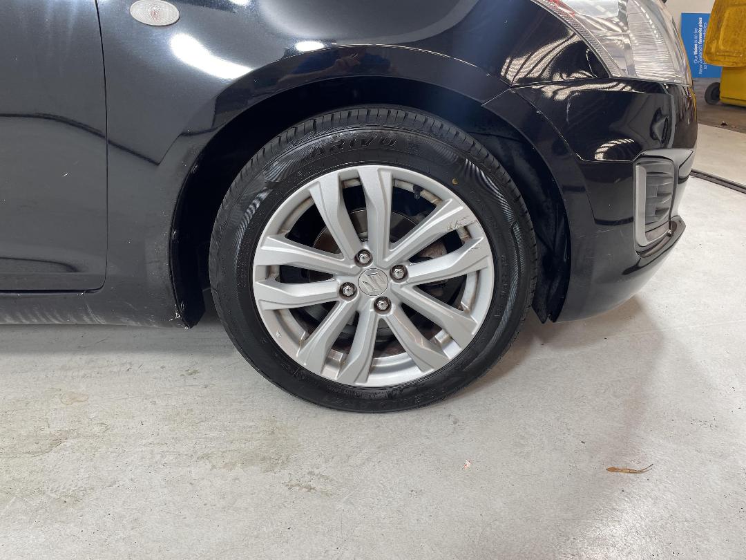 Photo '9' of Suzuki Swift