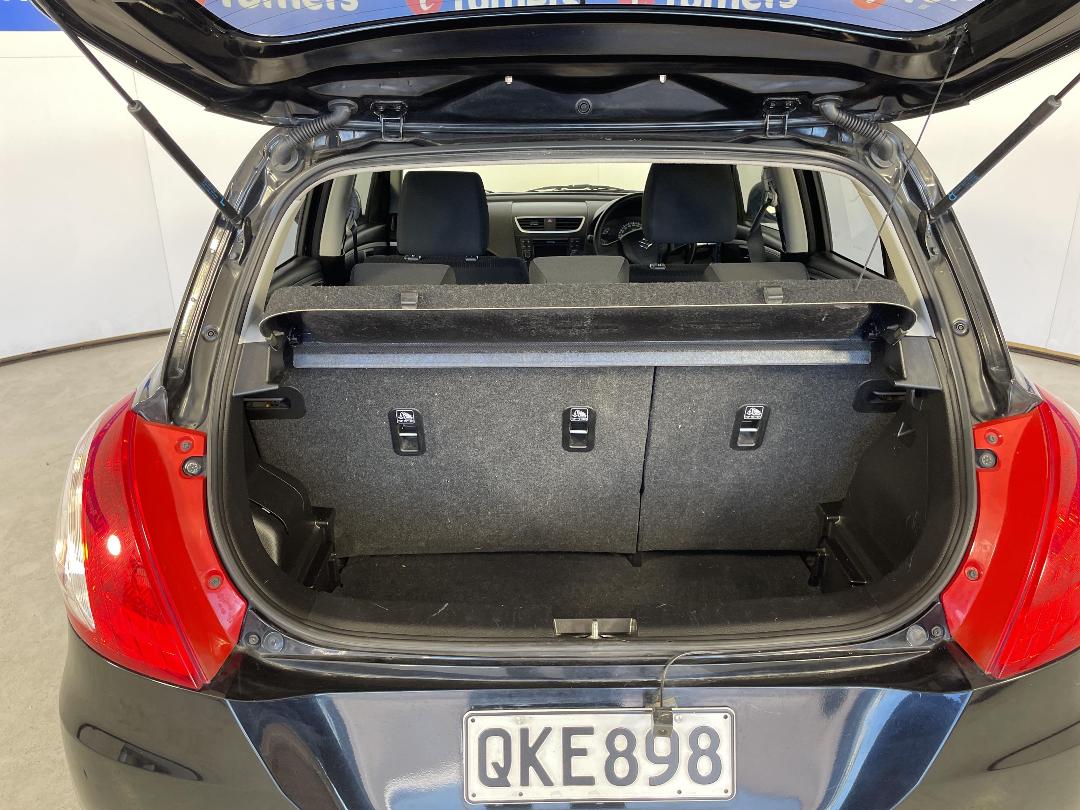 Photo '14' of Suzuki Swift