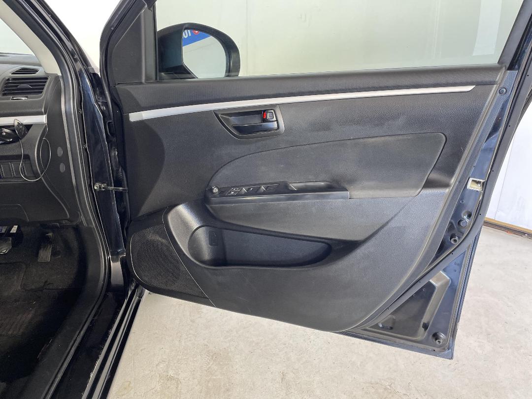 Photo '15' of Suzuki Swift