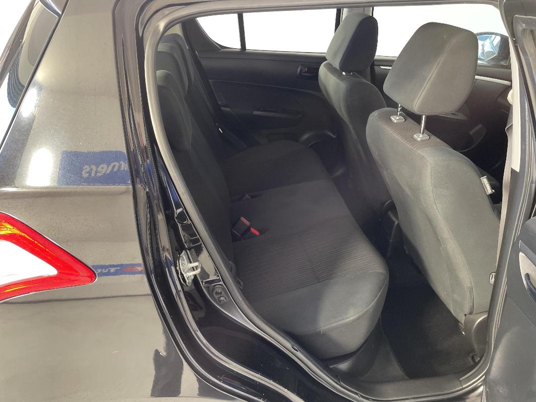 Photo '20' of Suzuki Swift