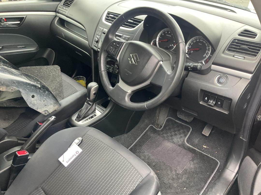 Photo '12' of Suzuki Swift