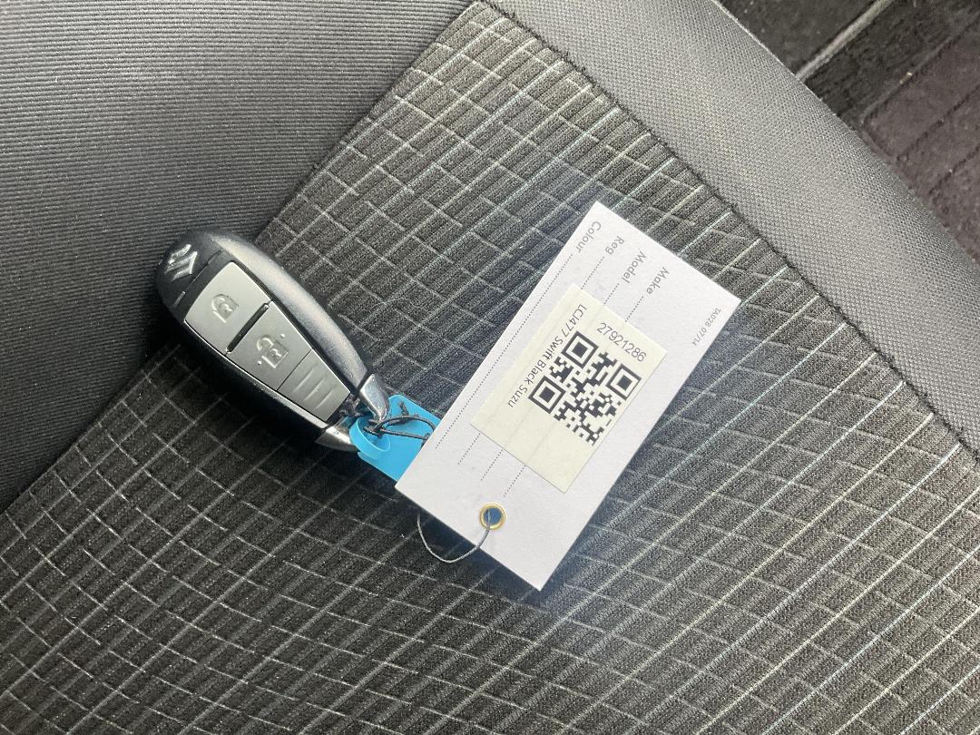 Photo '15' of Suzuki Swift