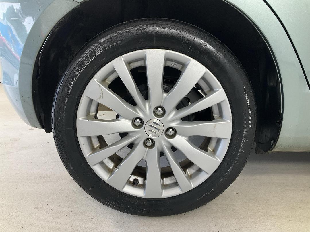 Photo '12' of Suzuki Swift