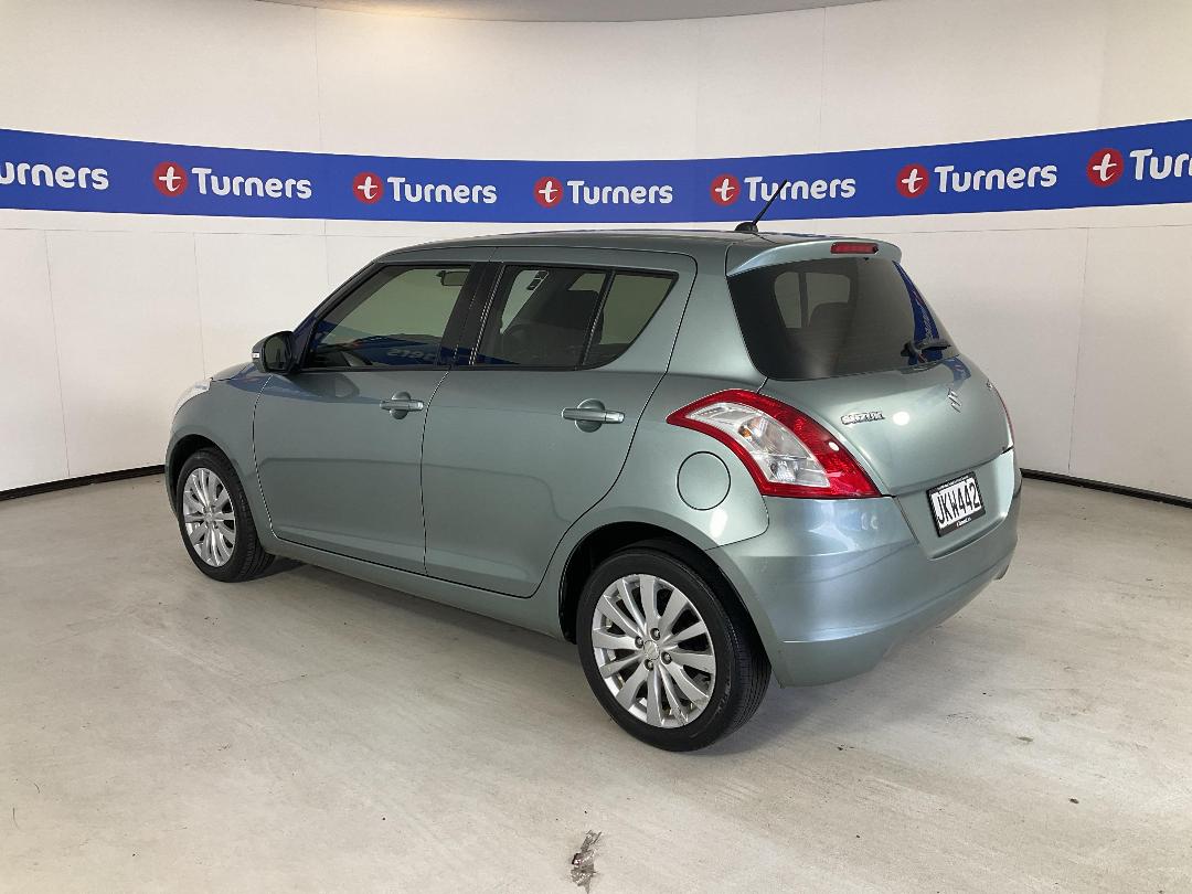 Photo '5' of Suzuki Swift