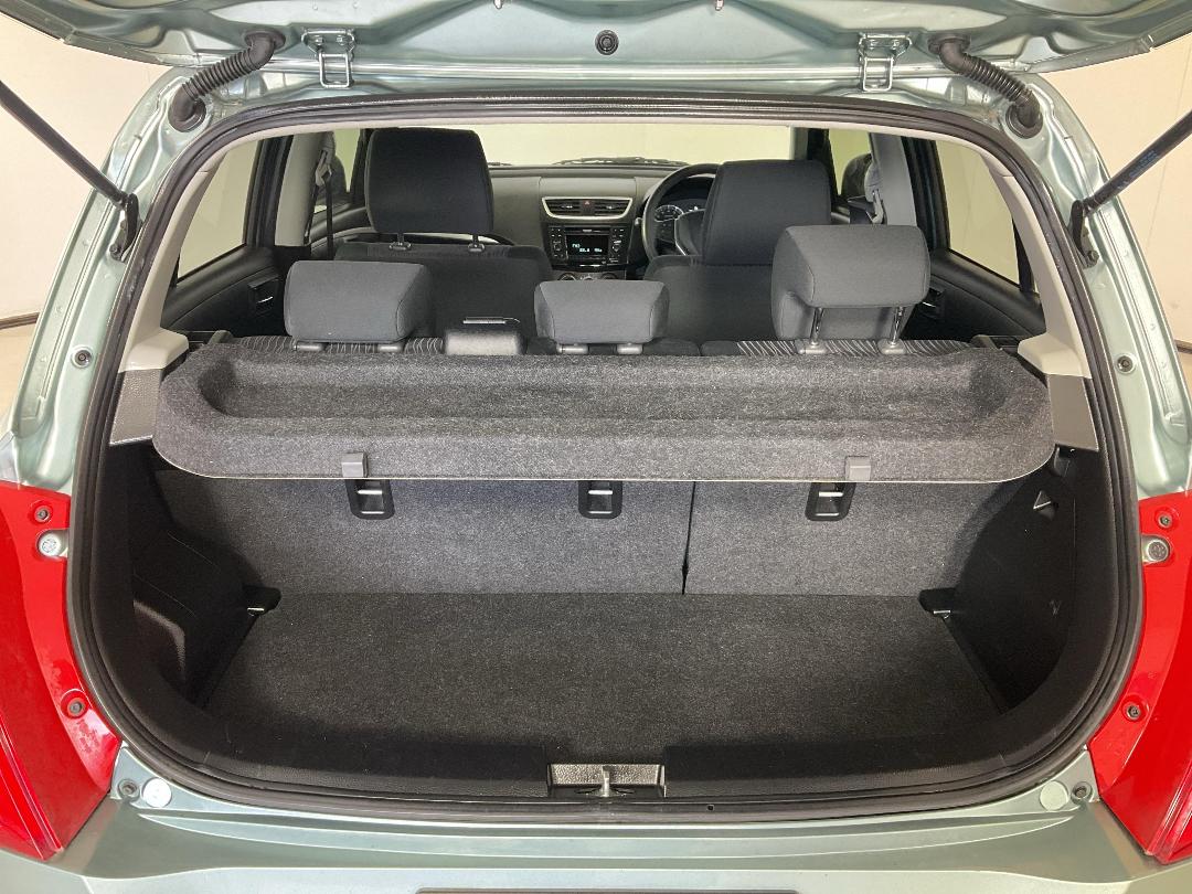 Photo '14' of Suzuki Swift