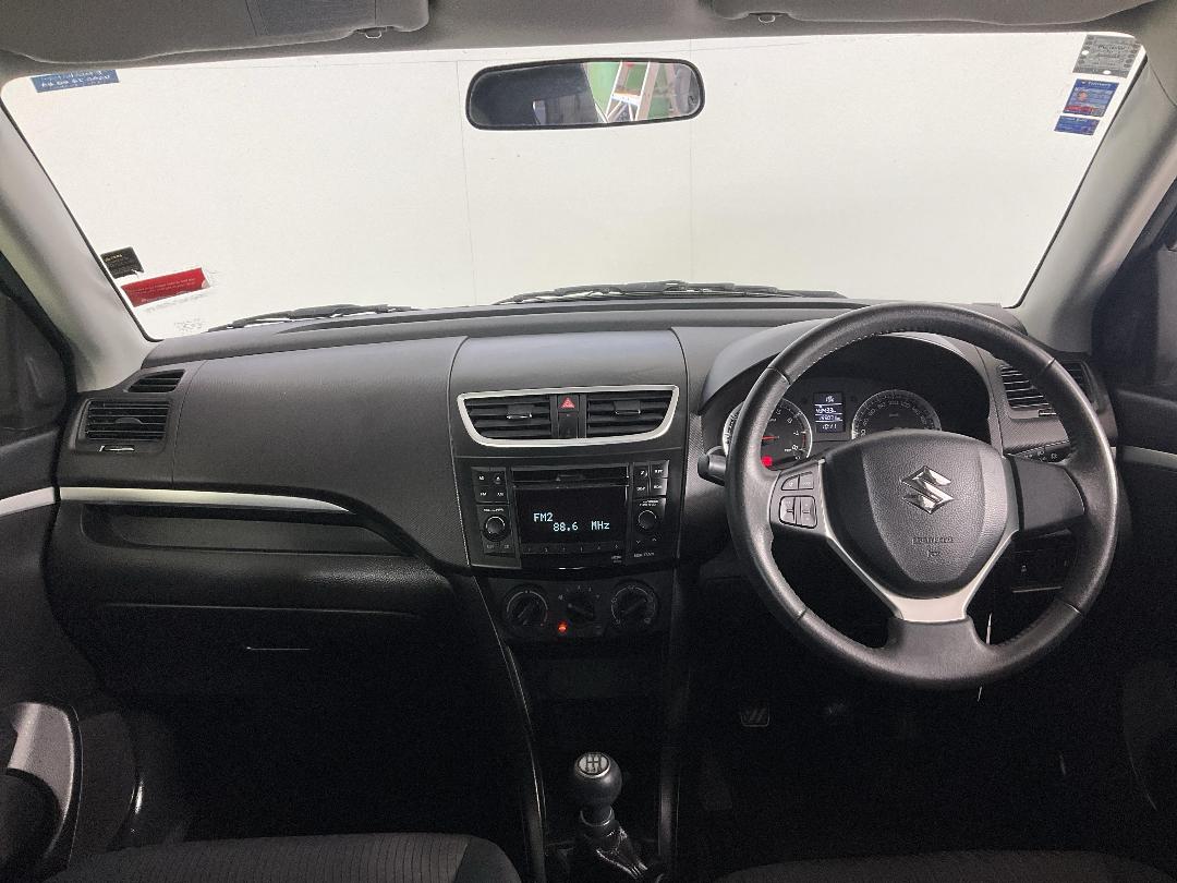 Photo '17' of Suzuki Swift