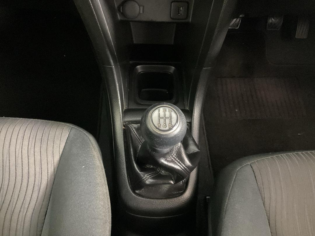 Photo '18' of Suzuki Swift