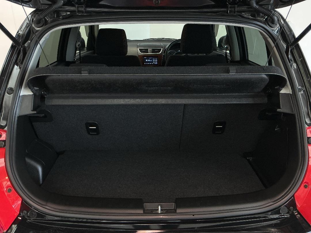 Photo '14' of Suzuki Swift Photo '14' of Suzuki Swift