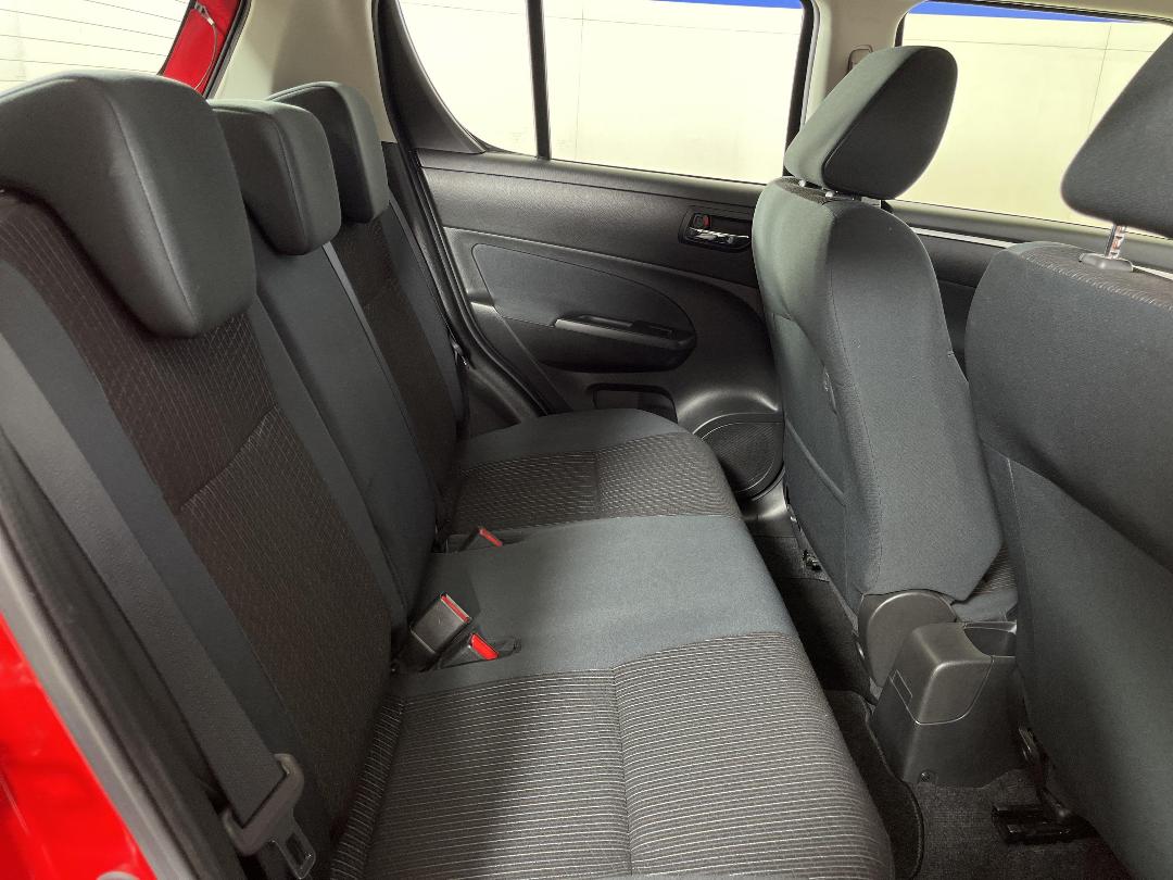 Photo '20' of Suzuki Swift