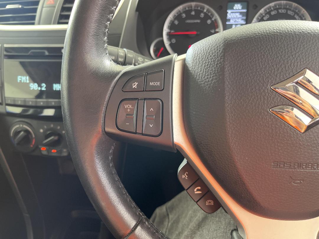 Photo '24' of Suzuki Swift