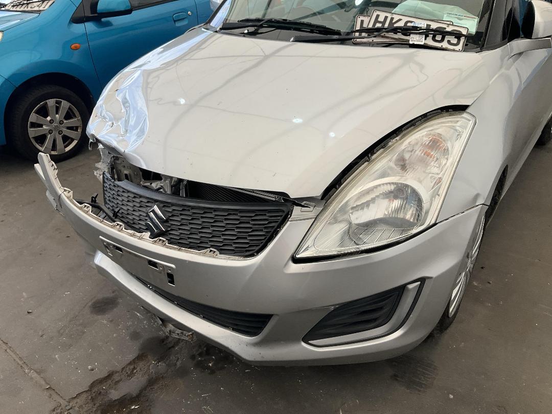 Photo '6' of Suzuki Swift Glxab Photo '6' of Suzuki Swift Glxab