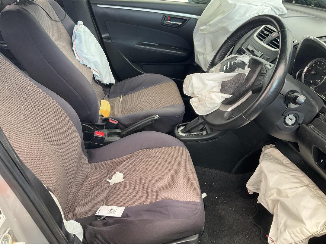 Photo '17' of Suzuki Swift Glxab Photo '17' of Suzuki Swift Glxab