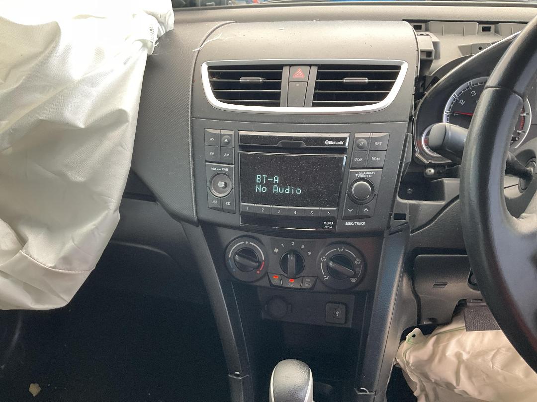 Photo '20' of Suzuki Swift Glxab Photo '20' of Suzuki Swift Glxab