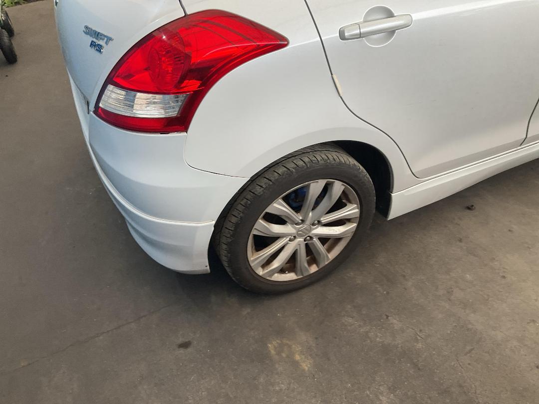 Photo '14' of Suzuki Swift