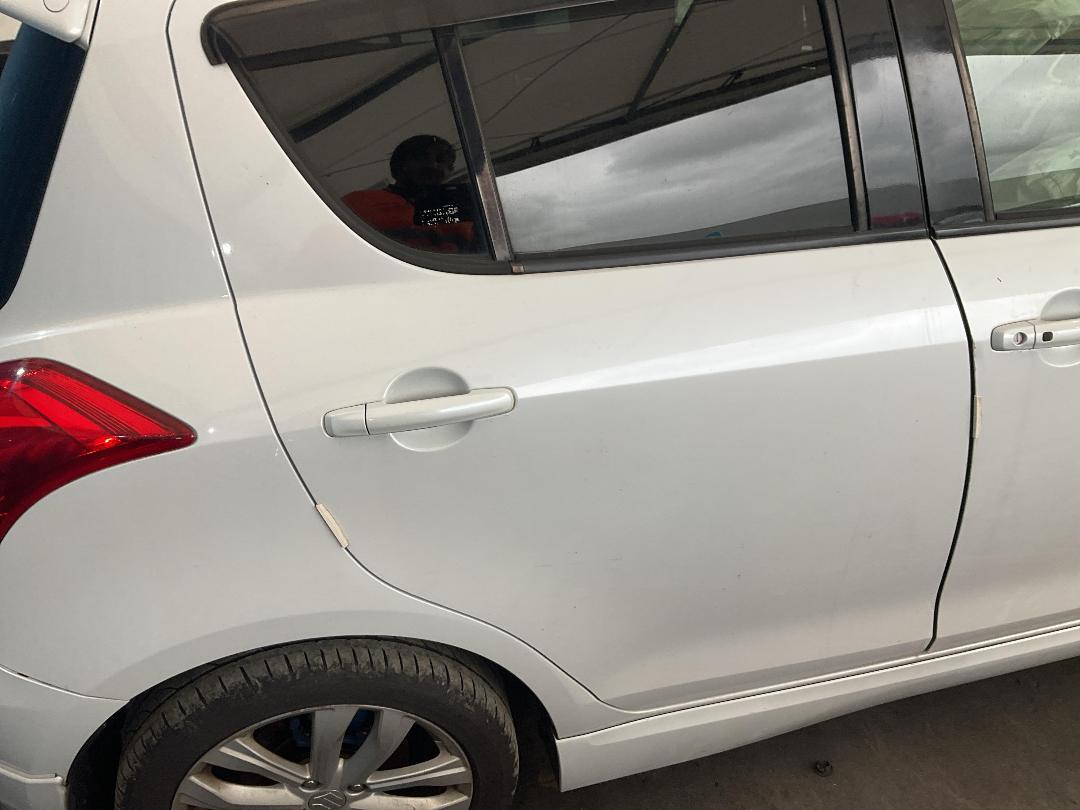 Photo '15' of Suzuki Swift